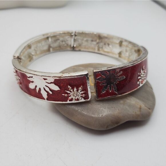 Chinese Snowflake bracelet - Picture 2 of 2